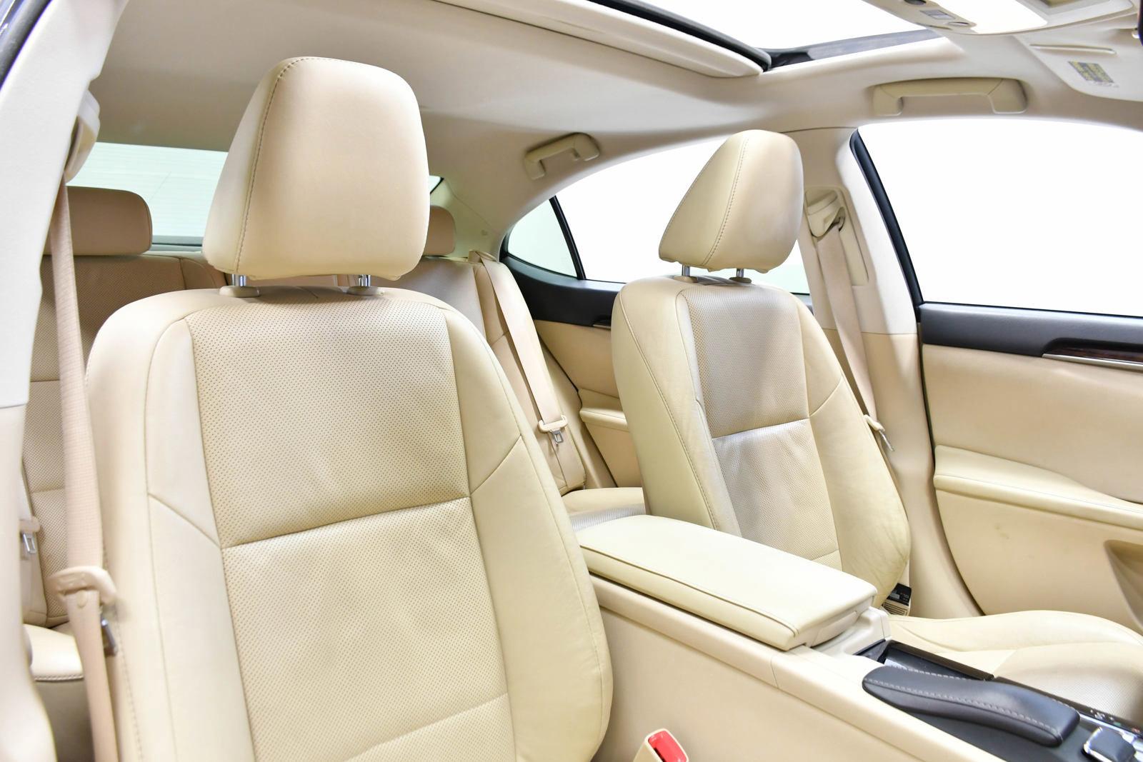 2013 Lexus ES 350 Vehicle Photo in DALLAS, TX 75235