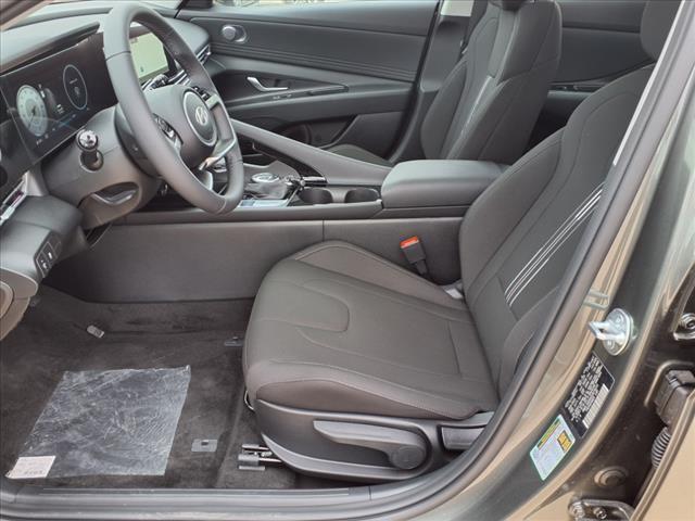 2025 Hyundai ELANTRA Vehicle Photo in Peoria, IL 61615