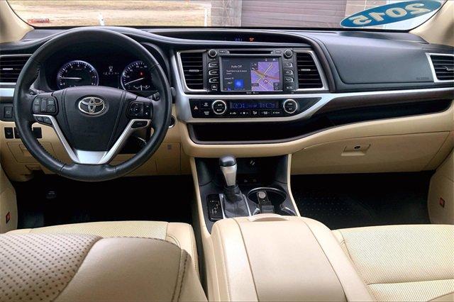 2015 Toyota Highlander Vehicle Photo in KANSAS CITY, MO 64114-4502