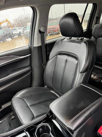 2023 Jeep Grand Cherokee L Vehicle Photo in Peoria, IL 61615