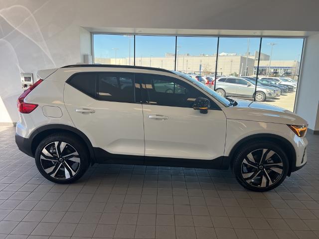 2025 Volvo XC40 Vehicle Photo in Grapevine, TX 76051