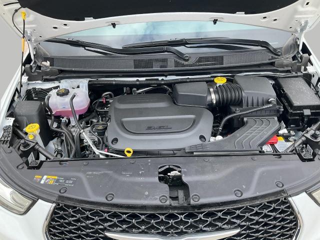 2025 Chrysler Pacifica Vehicle Photo in Oshkosh, WI 54901