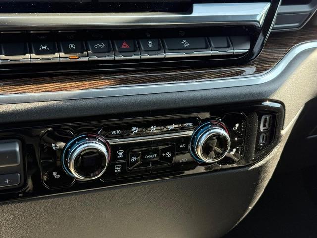 2025 GMC Sierra 1500 Vehicle Photo in COLUMBIA, MO 65203-3903