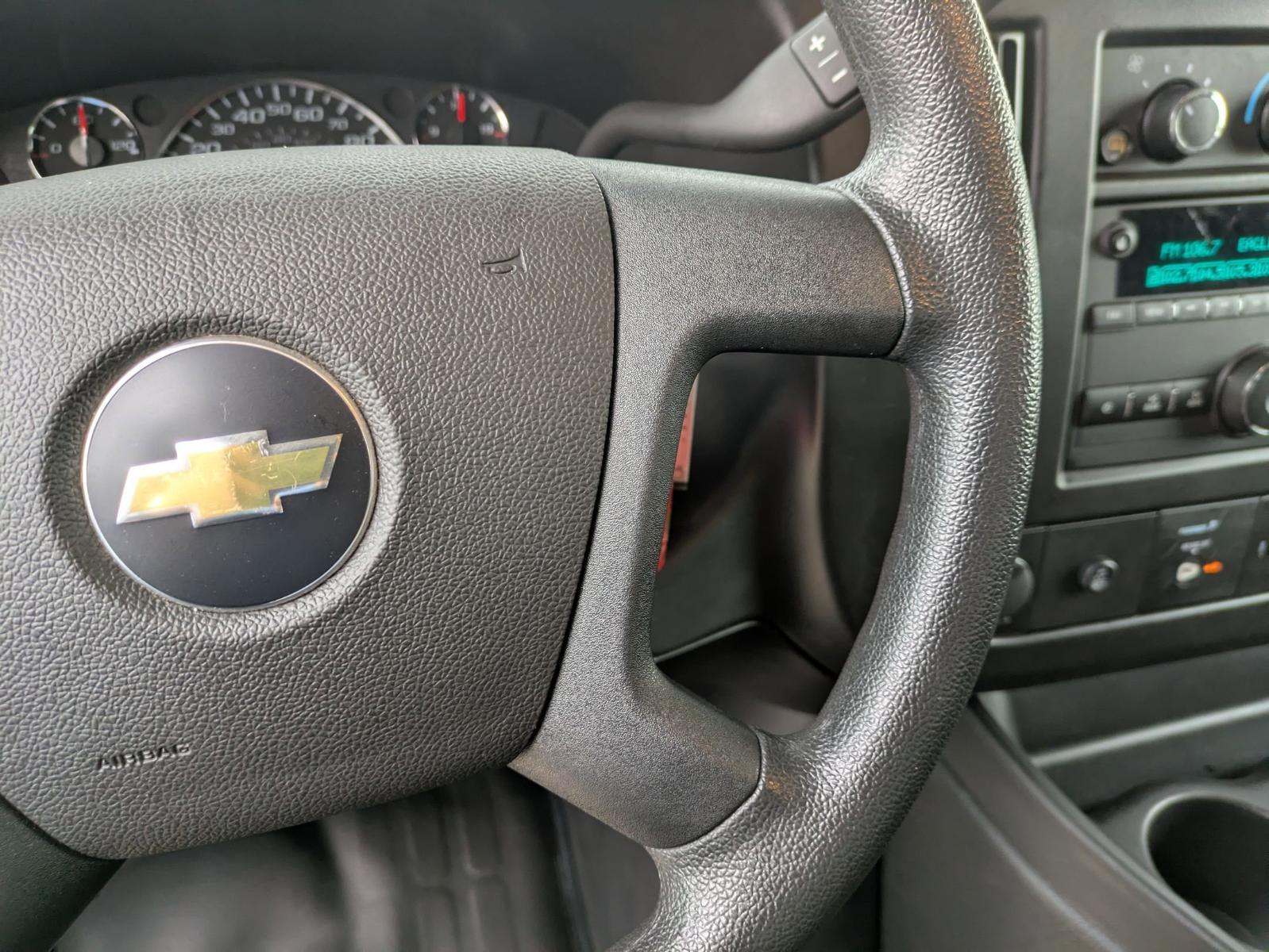 2023 Chevrolet Express Cargo 2500 Vehicle Photo in SELMA, TX 78154-1460