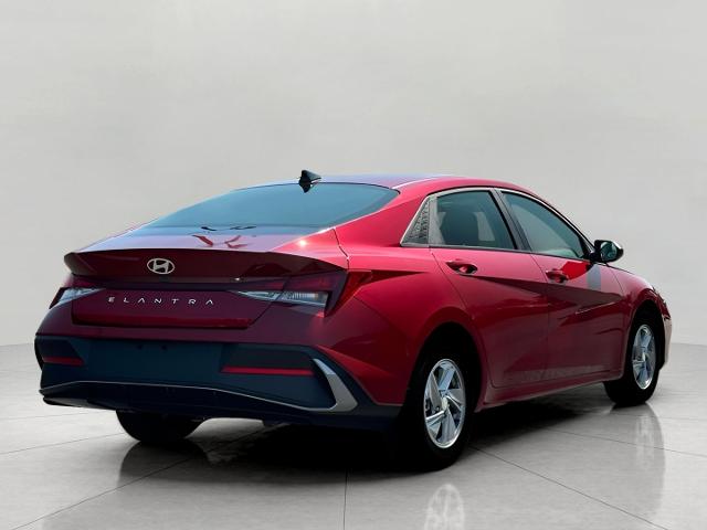 2025 Hyundai ELANTRA Vehicle Photo in Green Bay, WI 54304