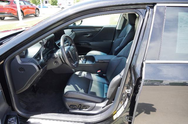 2023 Lexus ES 350 Vehicle Photo in Riverdale, UT 84405