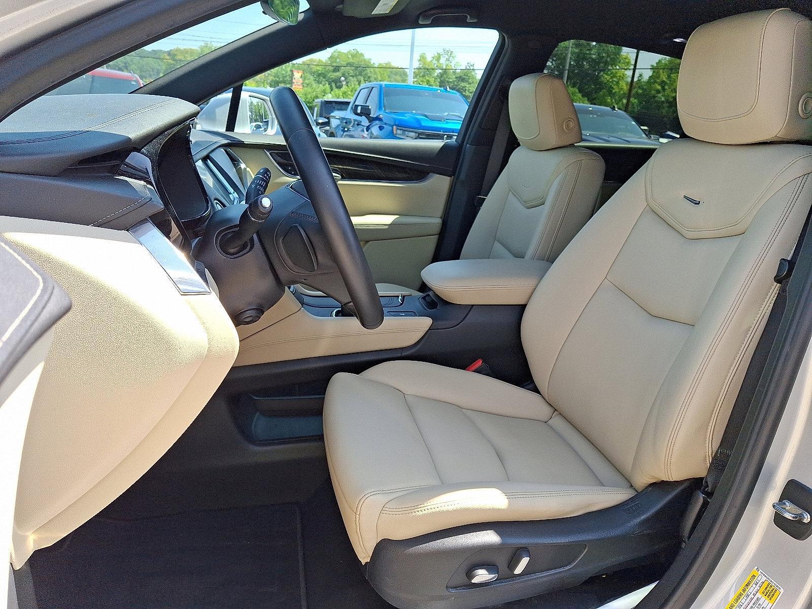 2017 Cadillac XT5 Vehicle Photo in BETHLEHEM, PA 18017-9401