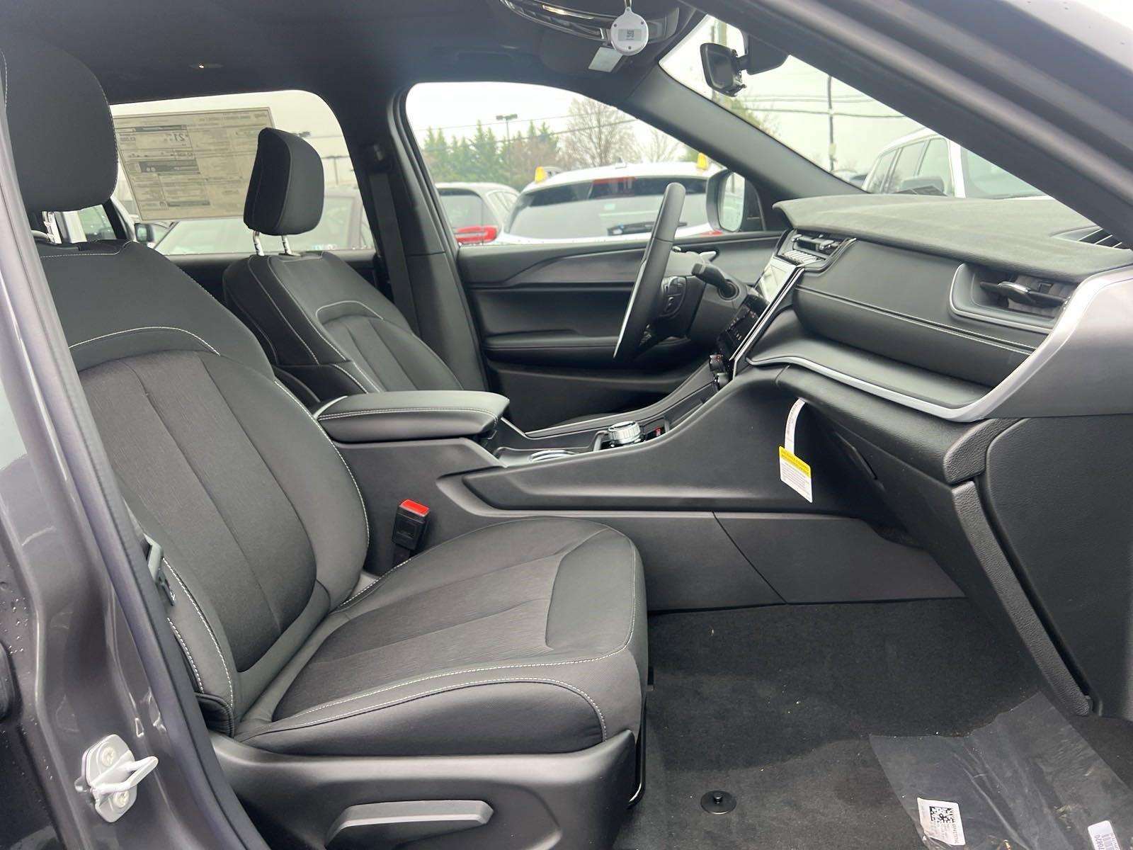 2025 Jeep Grand Cherokee L Vehicle Photo in Mechanicsburg, PA 17050-1707
