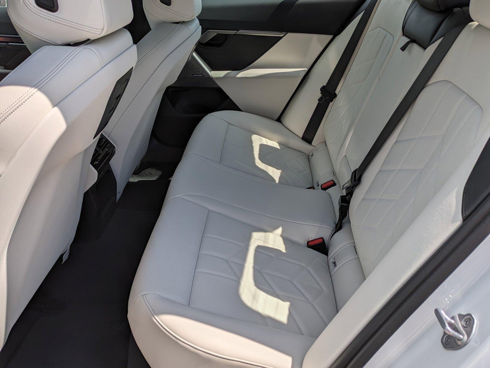 2025 BMW i5 Vehicle Photo in Rockville, MD 20852