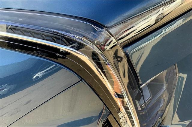 2024 Cadillac XT4 Vehicle Photo in KANSAS CITY, MO 64114-4545