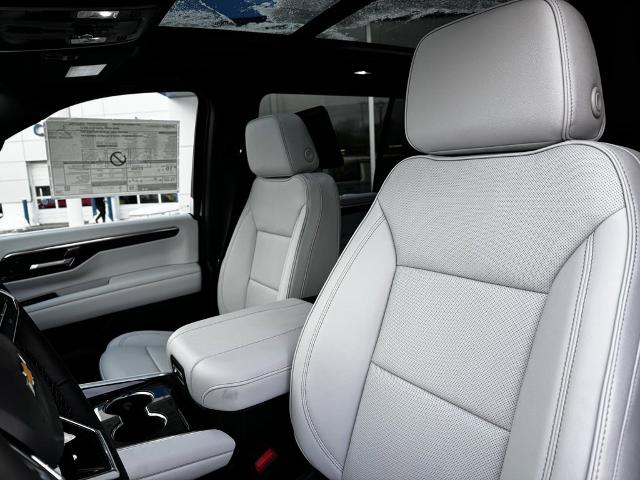 2025 Chevrolet Suburban Vehicle Photo in GARDNER, MA 01440-3110