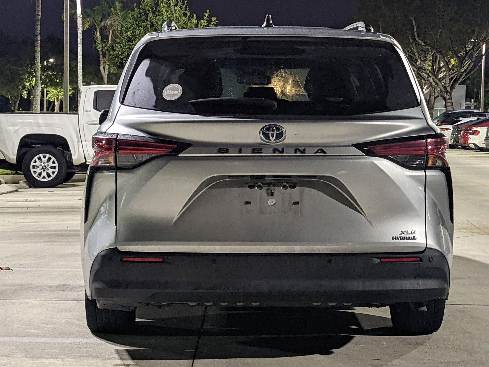 2021 Toyota Sienna Vehicle Photo in Davie, FL 33331