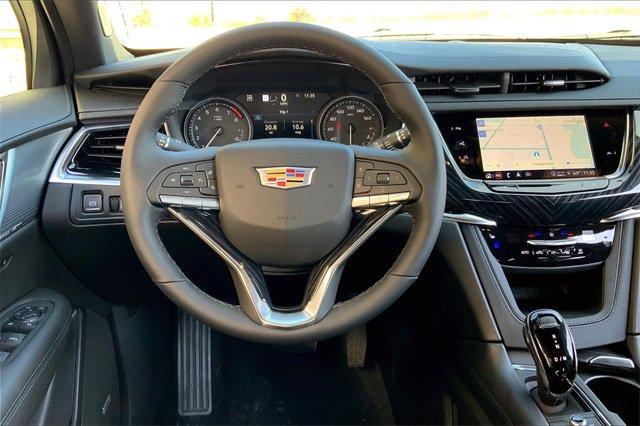 2025 Cadillac XT6 Vehicle Photo in KANSAS CITY, MO 64114-4545
