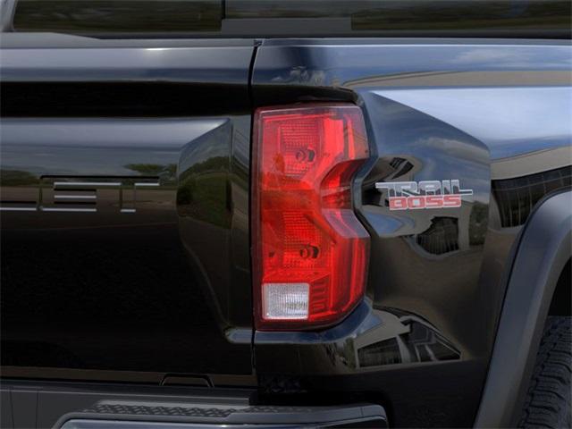 2025 Chevrolet Colorado Vehicle Photo in ENGLEWOOD, CO 80113-6708