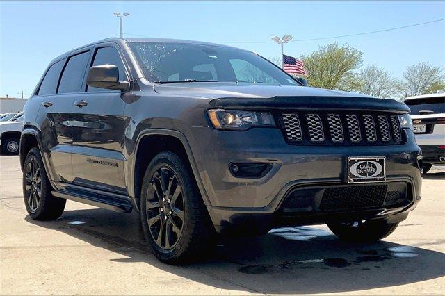 2019 Jeep Grand Cherokee Vehicle Photo in TOPEKA, KS 66609-0000