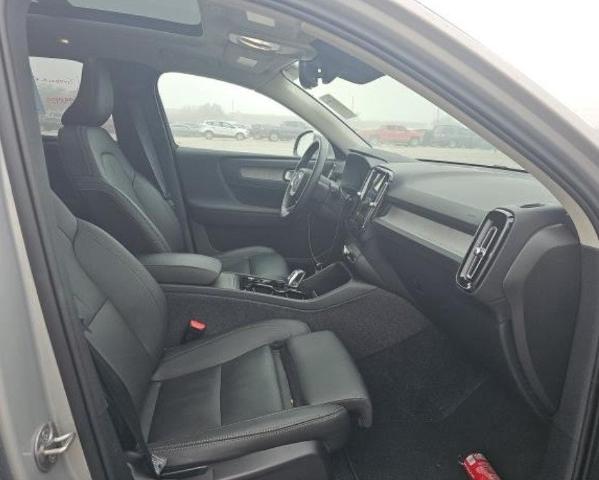 2025 Volvo XC40 Vehicle Photo in San Antonio, TX 78230