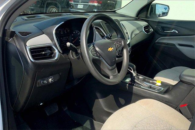 2022 Chevrolet Equinox Vehicle Photo in TOPEKA, KS 66609-0000