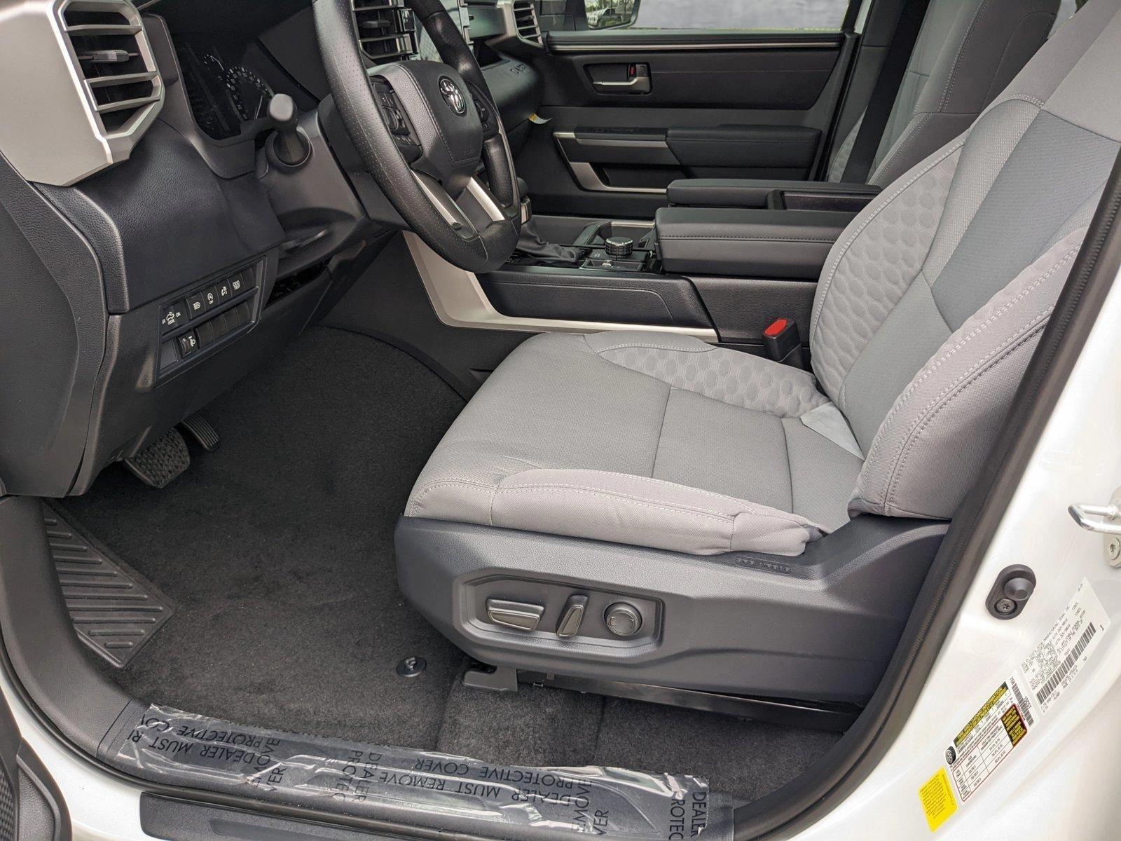 2025 Toyota Tundra 4WD Vehicle Photo in Davie, FL 33331