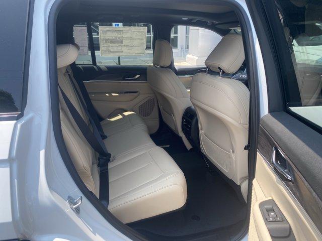 2025 Jeep Grand Cherokee Vehicle Photo in Doylsetown, PA 18901