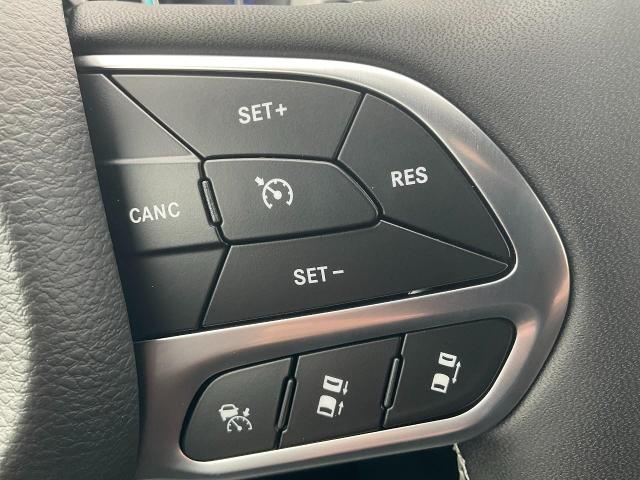 2025 Chrysler Pacifica Vehicle Photo in Kaukauna, WI 54130