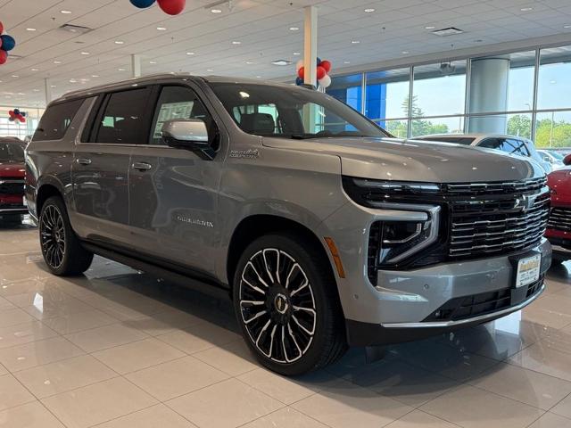 2025 Chevrolet Suburban Vehicle Photo in COLUMBIA, MO 65203-3903