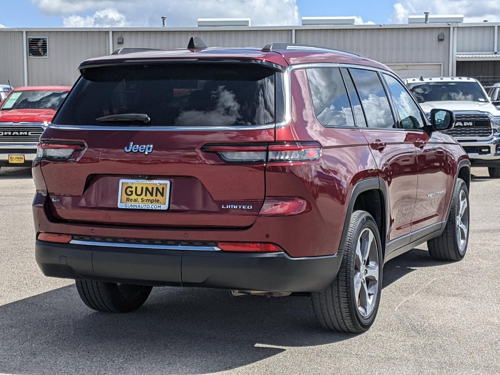 2023 Jeep Grand Cherokee L Vehicle Photo in Seguin, TX 78155