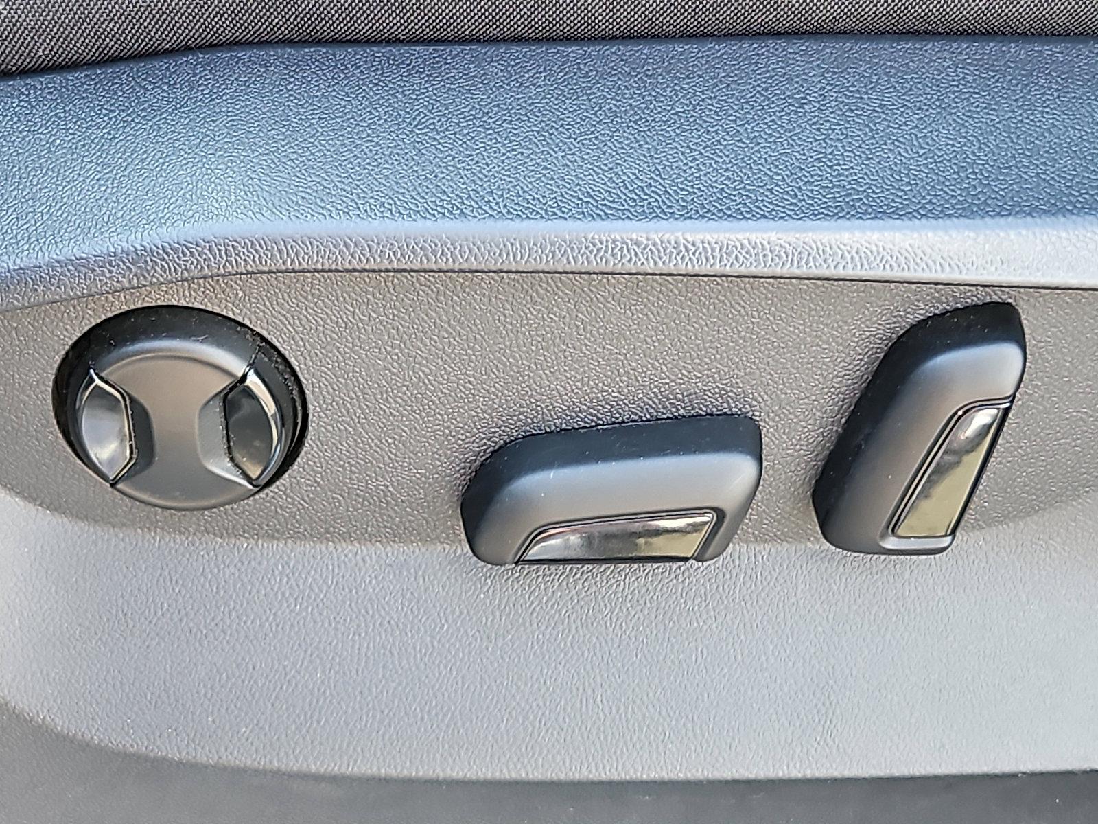 2022 Volkswagen Tiguan Vehicle Photo in Trevose, PA 19053