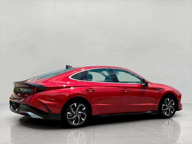 2024 Hyundai SONATA Vehicle Photo in Green Bay, WI 54304
