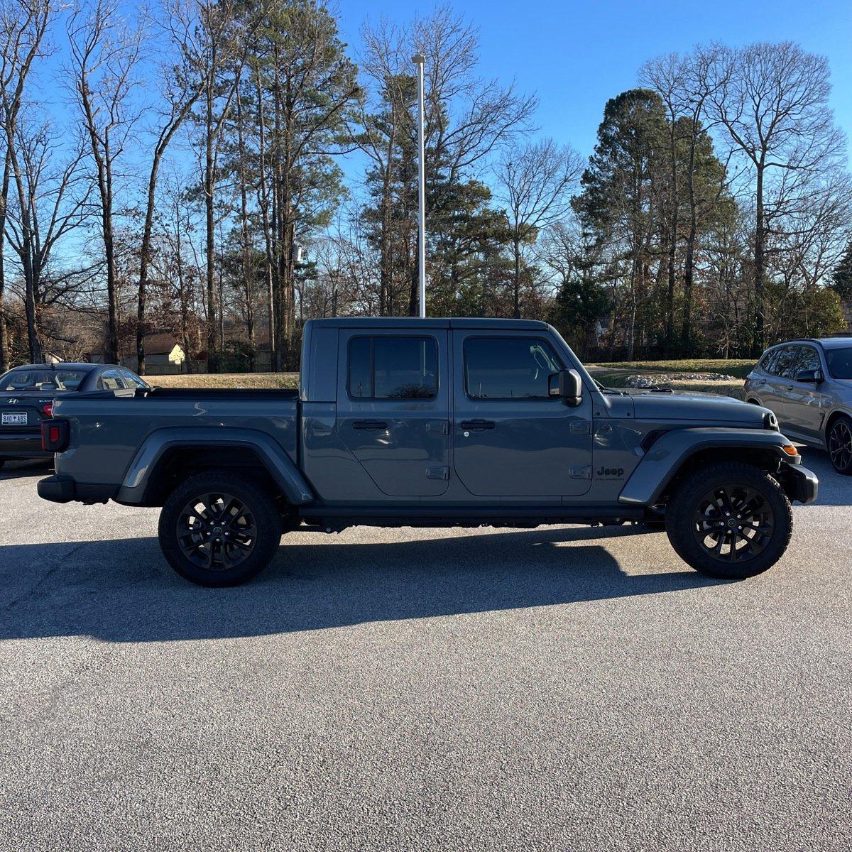 2024 Jeep Gladiator Vehicle Photo in LOS ANGELES, CA 90007-3794