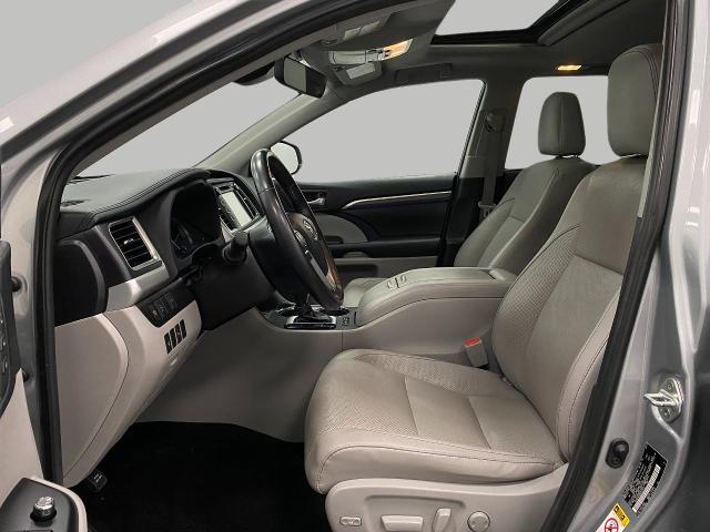 2019 Toyota Highlander Vehicle Photo in NEENAH, WI 54956-2243