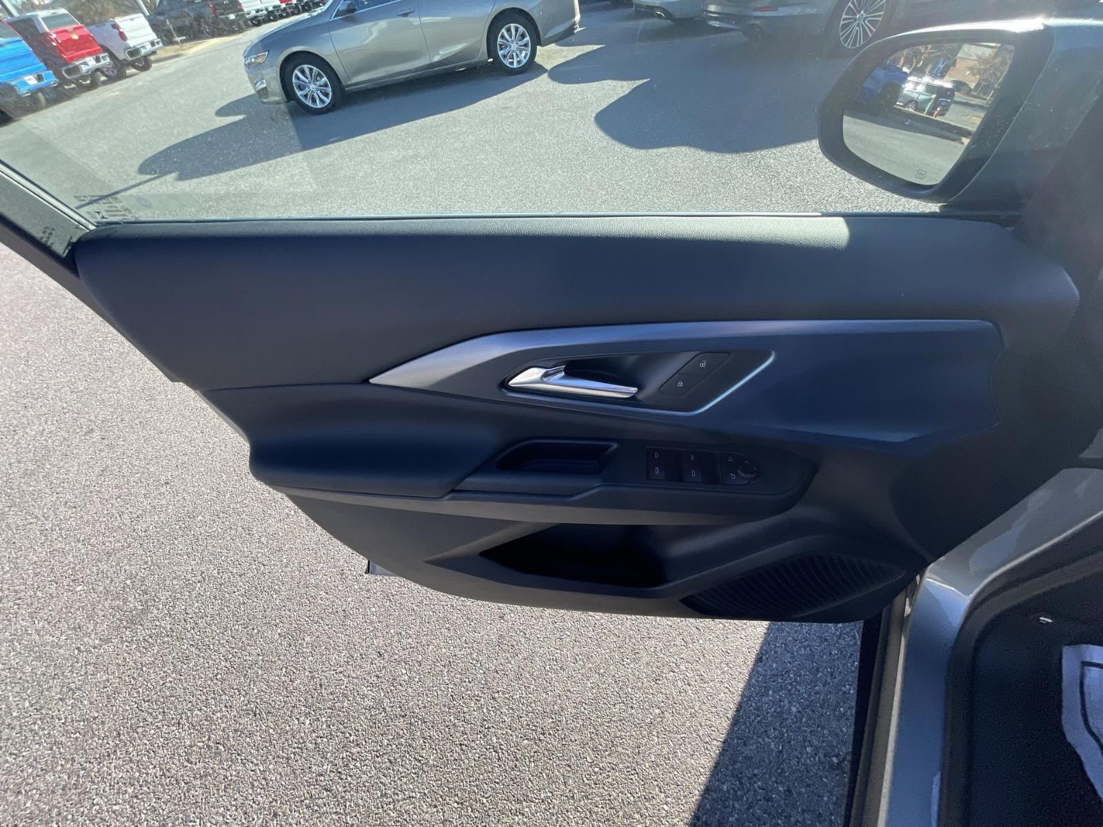 2025 Chevrolet Equinox EV Vehicle Photo in BENTONVILLE, AR 72712-4322