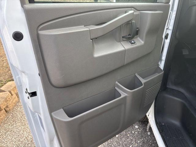 2025 GMC Savana Cutaway 4500 Vehicle Photo in MEDINA, OH 44256-9631
