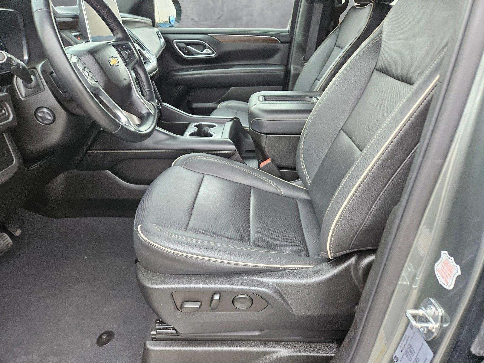 2023 Chevrolet Suburban Vehicle Photo in NORTH RICHLAND HILLS, TX 76180-7199