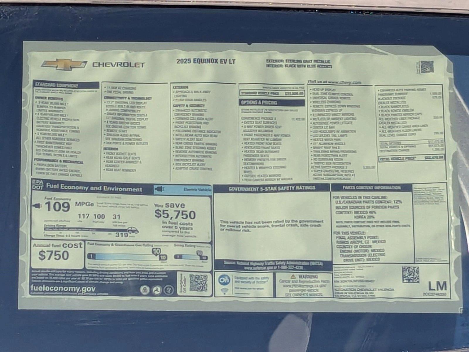 2025 Chevrolet Equinox EV Vehicle Photo in VALENCIA, CA 91355-1705