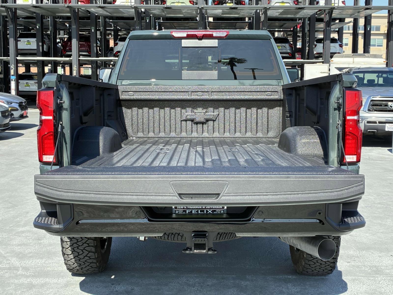 2025 Chevrolet Silverado 2500 HD Vehicle Photo in LOS ANGELES, CA 90007-3794