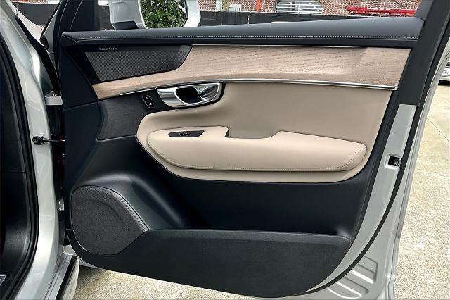2025 Volvo XC90 Vehicle Photo in Houston, TX 77007