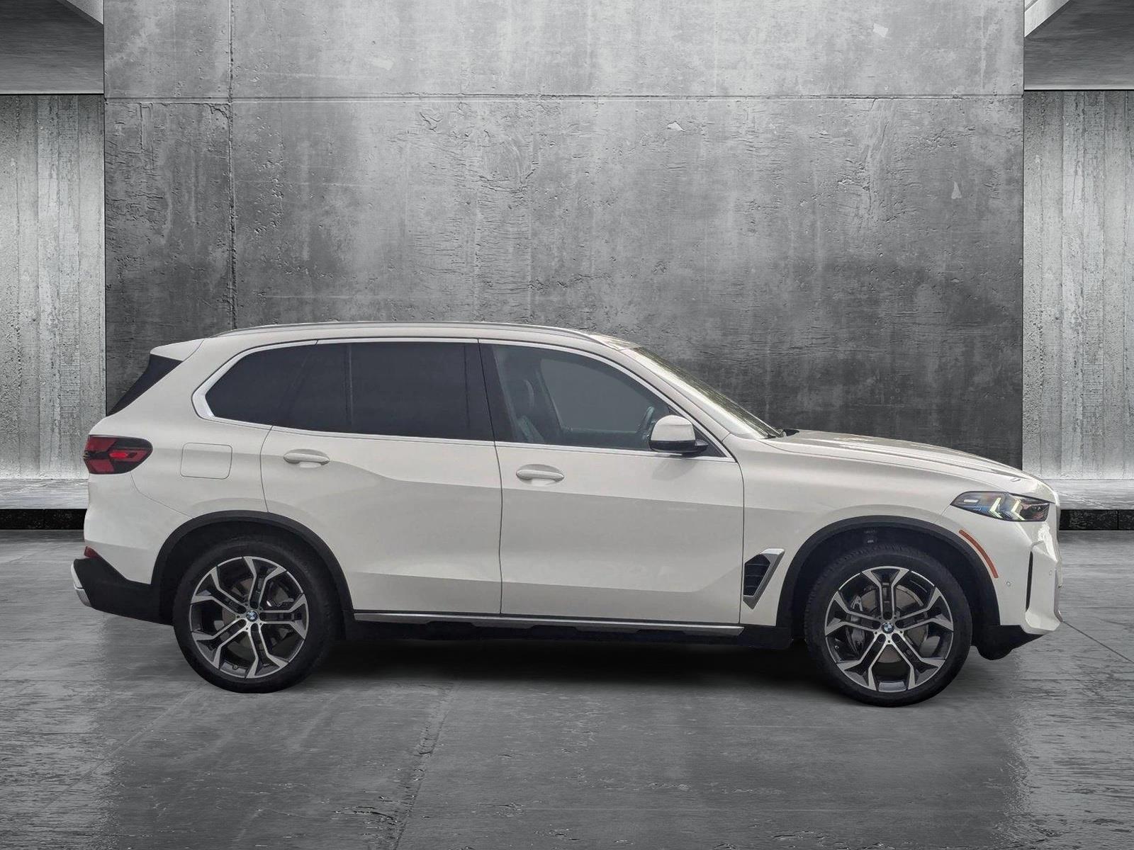 2025 BMW X5 sDrive40i Vehicle Photo in Valencia, CA 91355