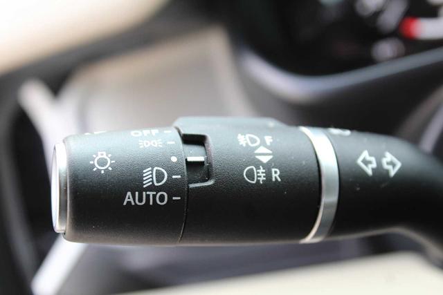 2024 Defender Vehicle Photo in HOUSTON, TX 77090