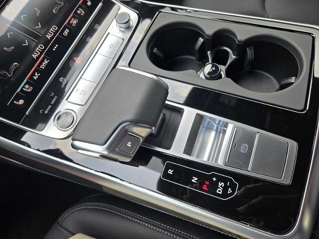2025 Audi Q7 Vehicle Photo in SUGAR LAND, TX 77478