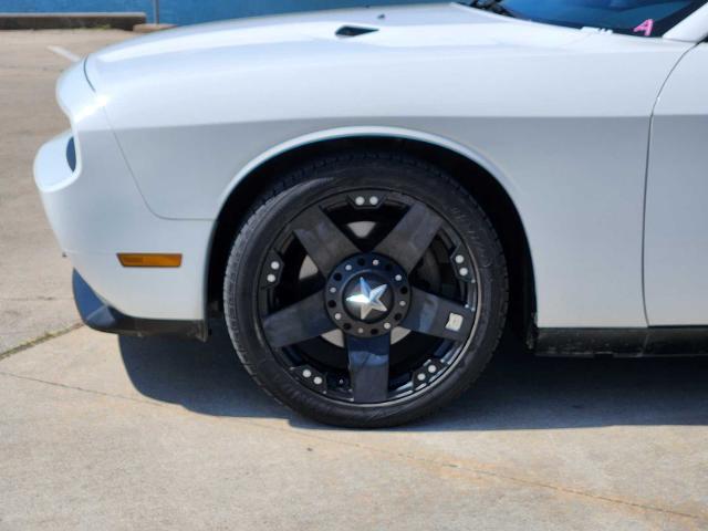 2012 Dodge Challenger Vehicle Photo in DENTON, TX 76210-9321