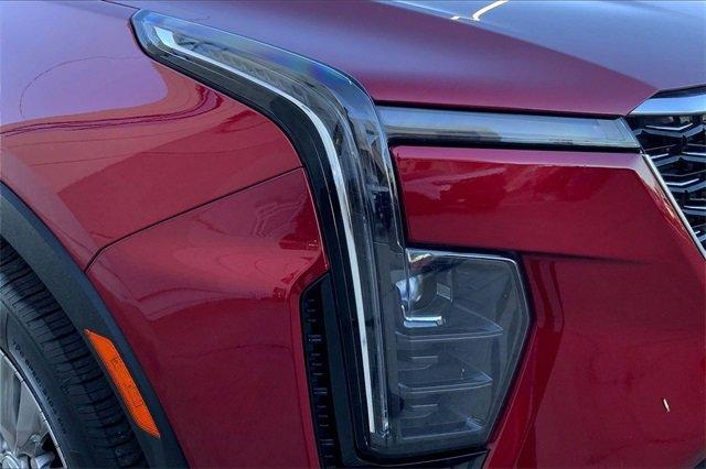 2024 Cadillac XT4 Vehicle Photo in TOPEKA, KS 66609-0000