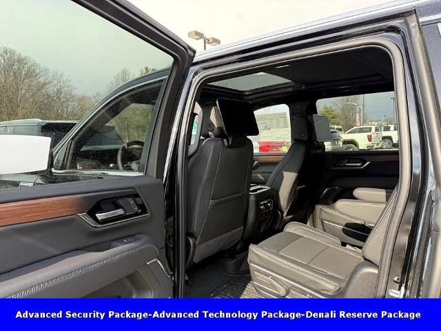 2025 GMC Yukon XL Vehicle Photo in CHICOPEE, MA 01020-5001