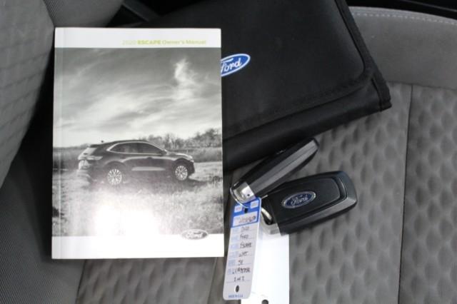 2020 Ford Escape Vehicle Photo in Green Bay, WI 54304