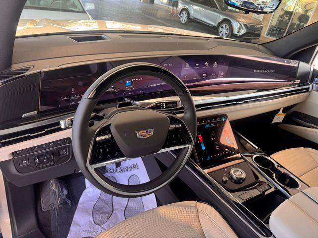 2025 Cadillac Escalade ESV Vehicle Photo in DELRAY BEACH, FL 33483-3294