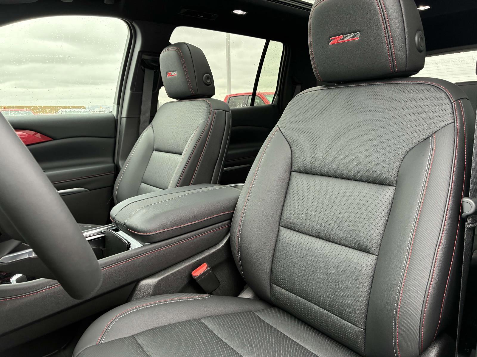 2025 Chevrolet Traverse Vehicle Photo in LOS ANGELES, CA 90007-3794