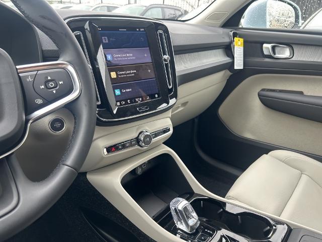 2025 Volvo XC40 Vehicle Photo in Grapevine, TX 76051