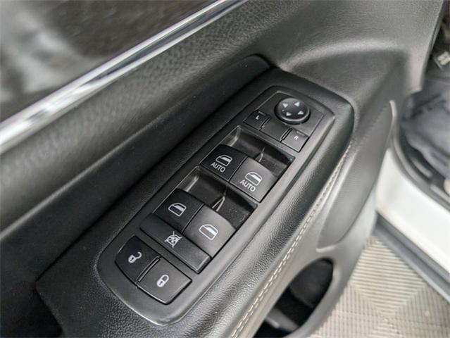 2017 Jeep Grand Cherokee Vehicle Photo in ENGLEWOOD, CO 80113-6708