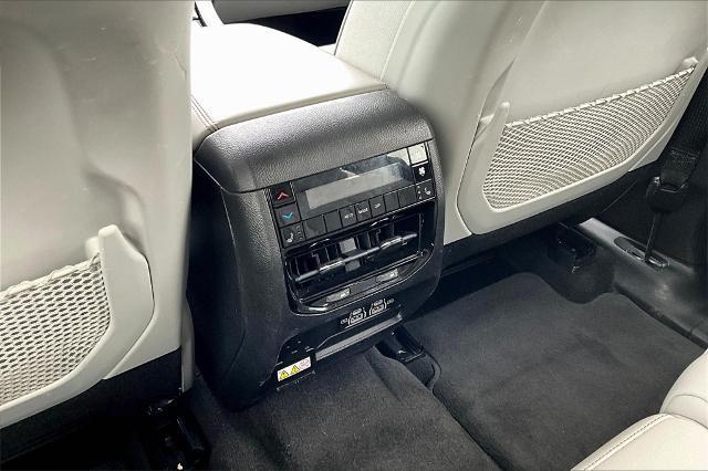 2022 Jeep Grand Cherokee L Vehicle Photo in Grapevine, TX 76051