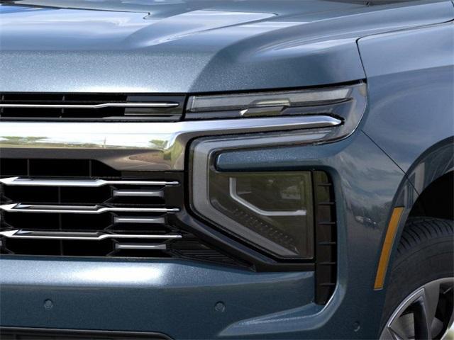 2025 Chevrolet Suburban Vehicle Photo in ENGLEWOOD, CO 80113-6708