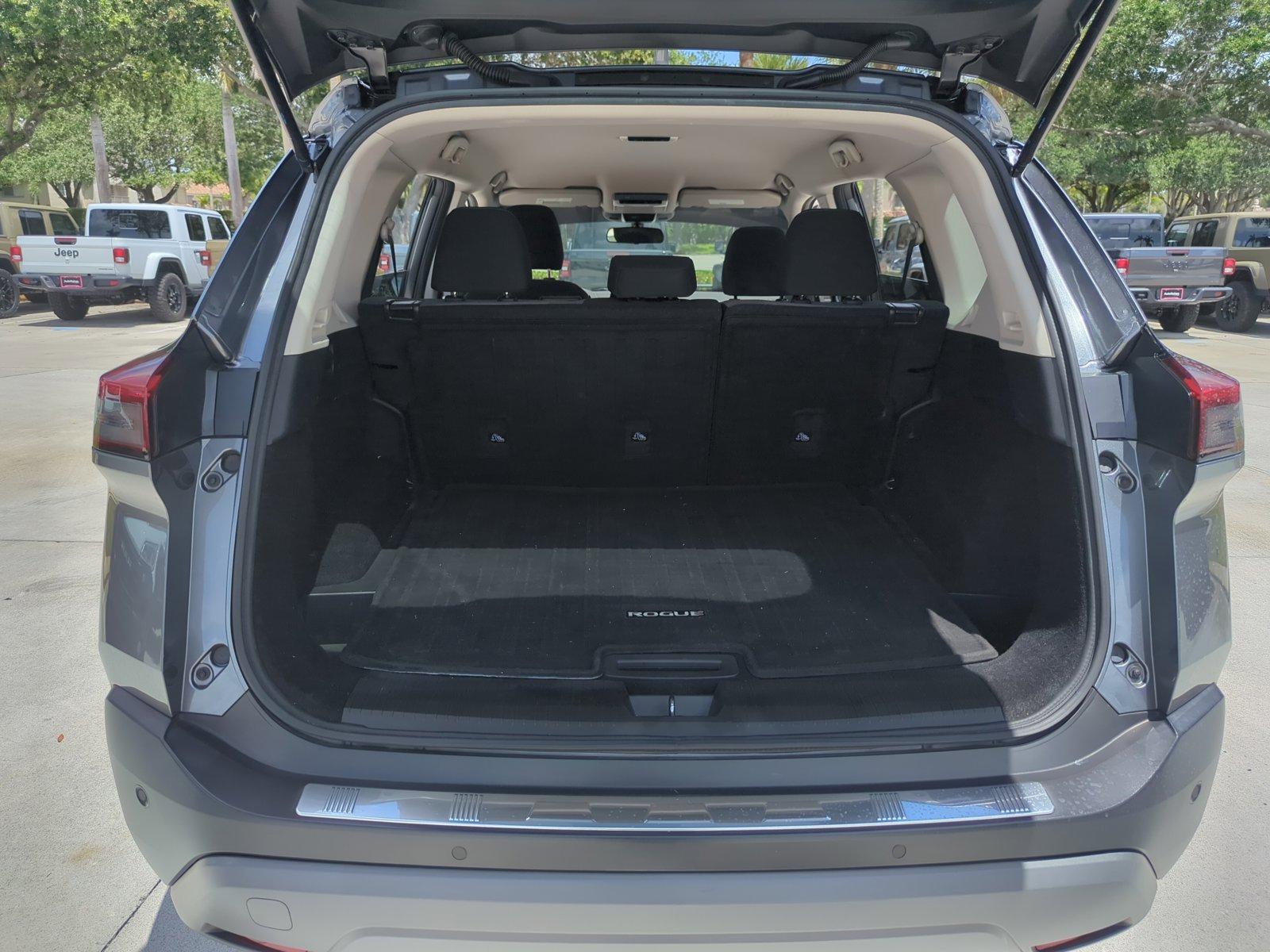 2021 Nissan Rogue Vehicle Photo in Pembroke Pines, FL 33027